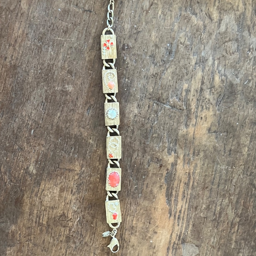 Chanel Bracelet- From 2007 Spring Collection- Faux Pearls and Gemstones - Picture 16 of 16